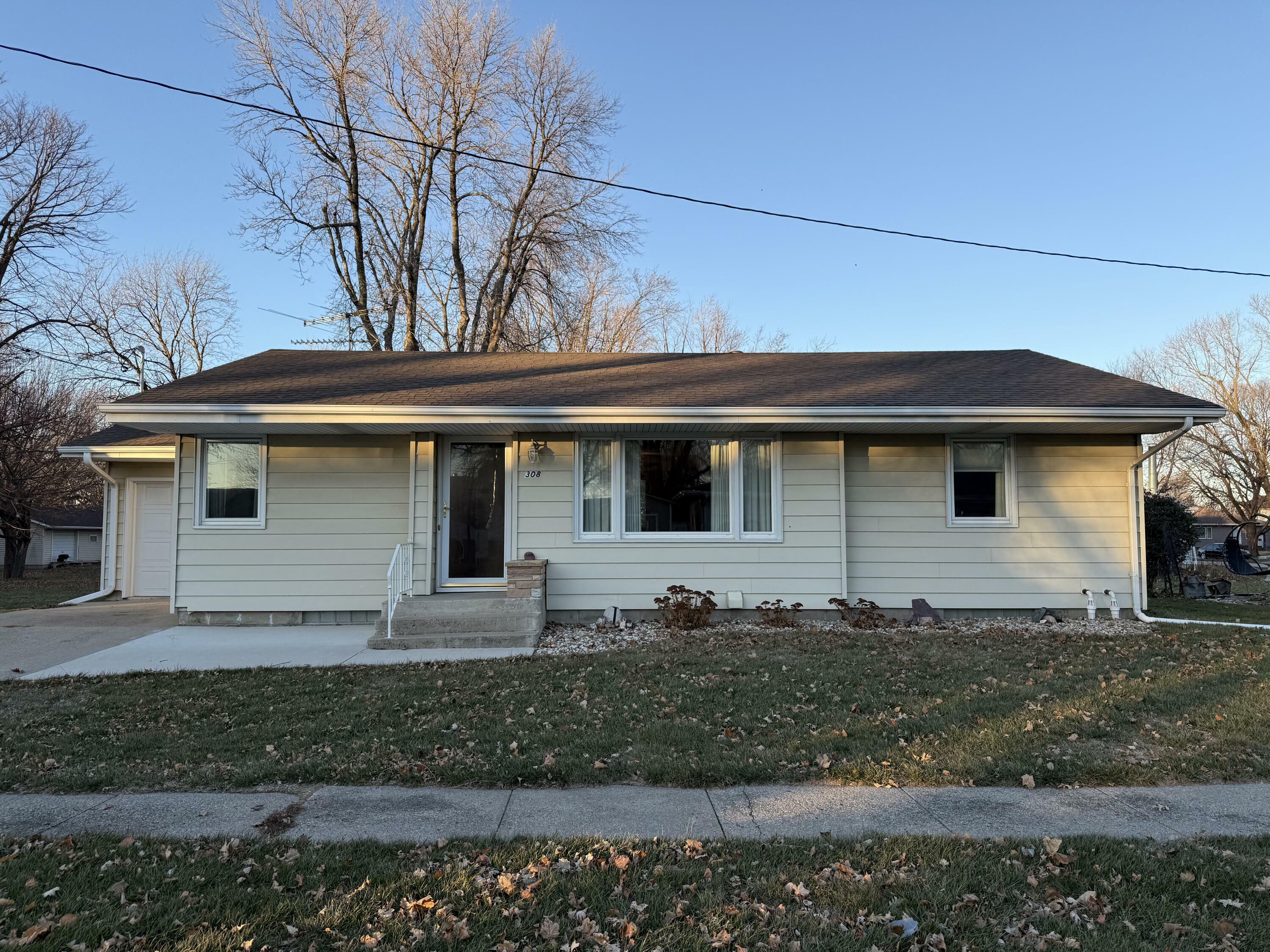 Property Photo:  308 4th Street  IA 50561 