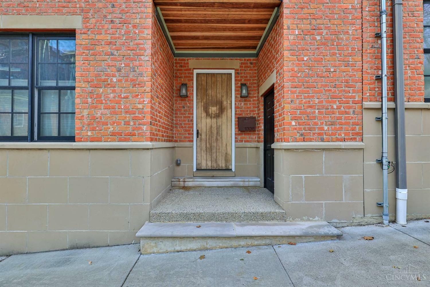 Property Photo:  1335 Pendleton Street  OH 45202 