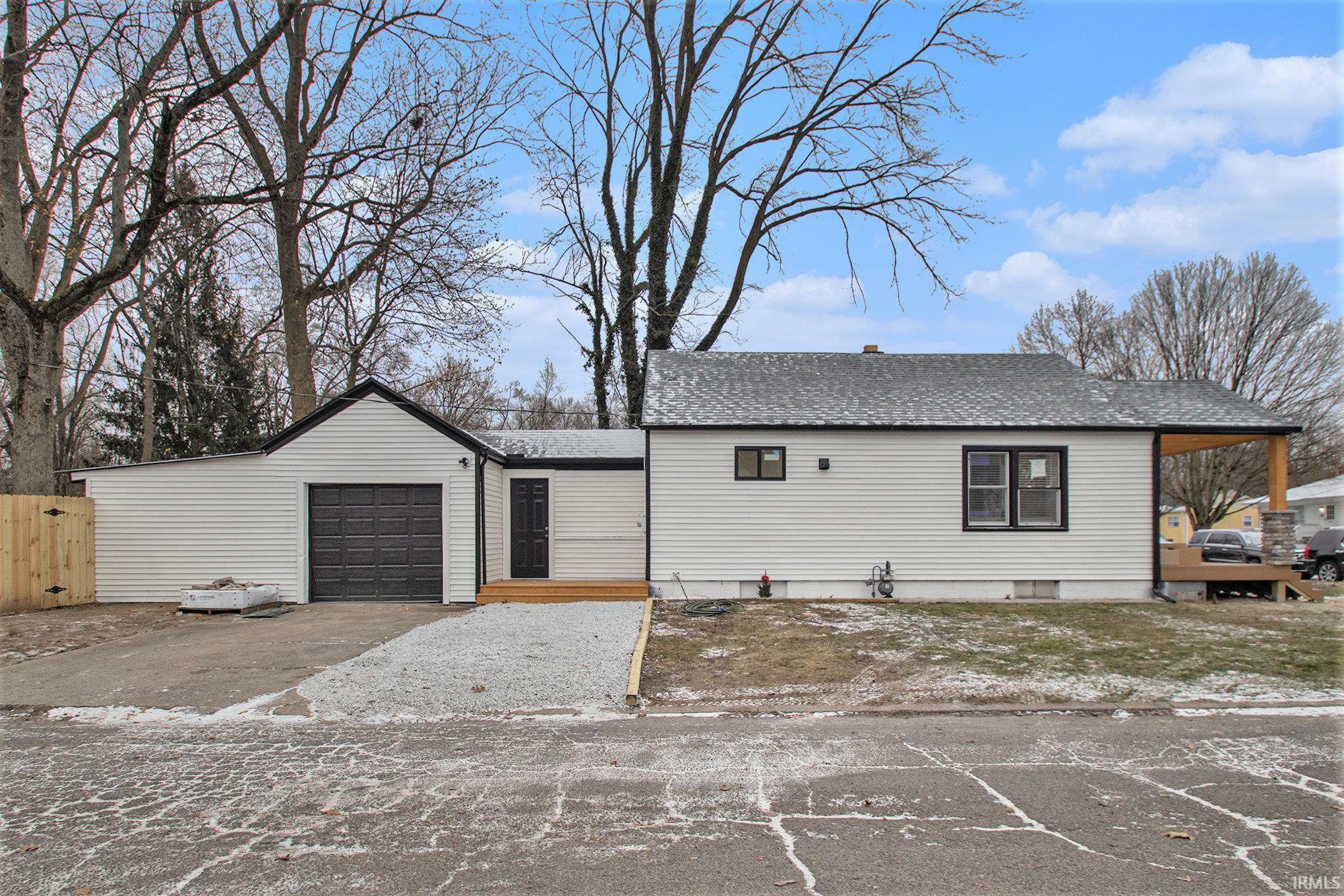 Property Photo:  1658 Huey Street  IN 46628-2917 