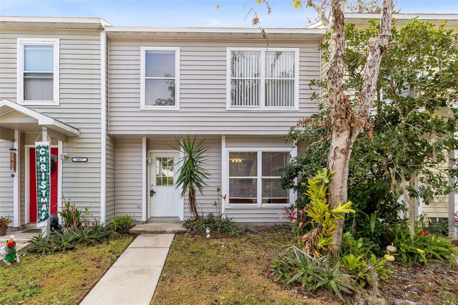 Property Photo: 565 Green Spring Circle FL 32708