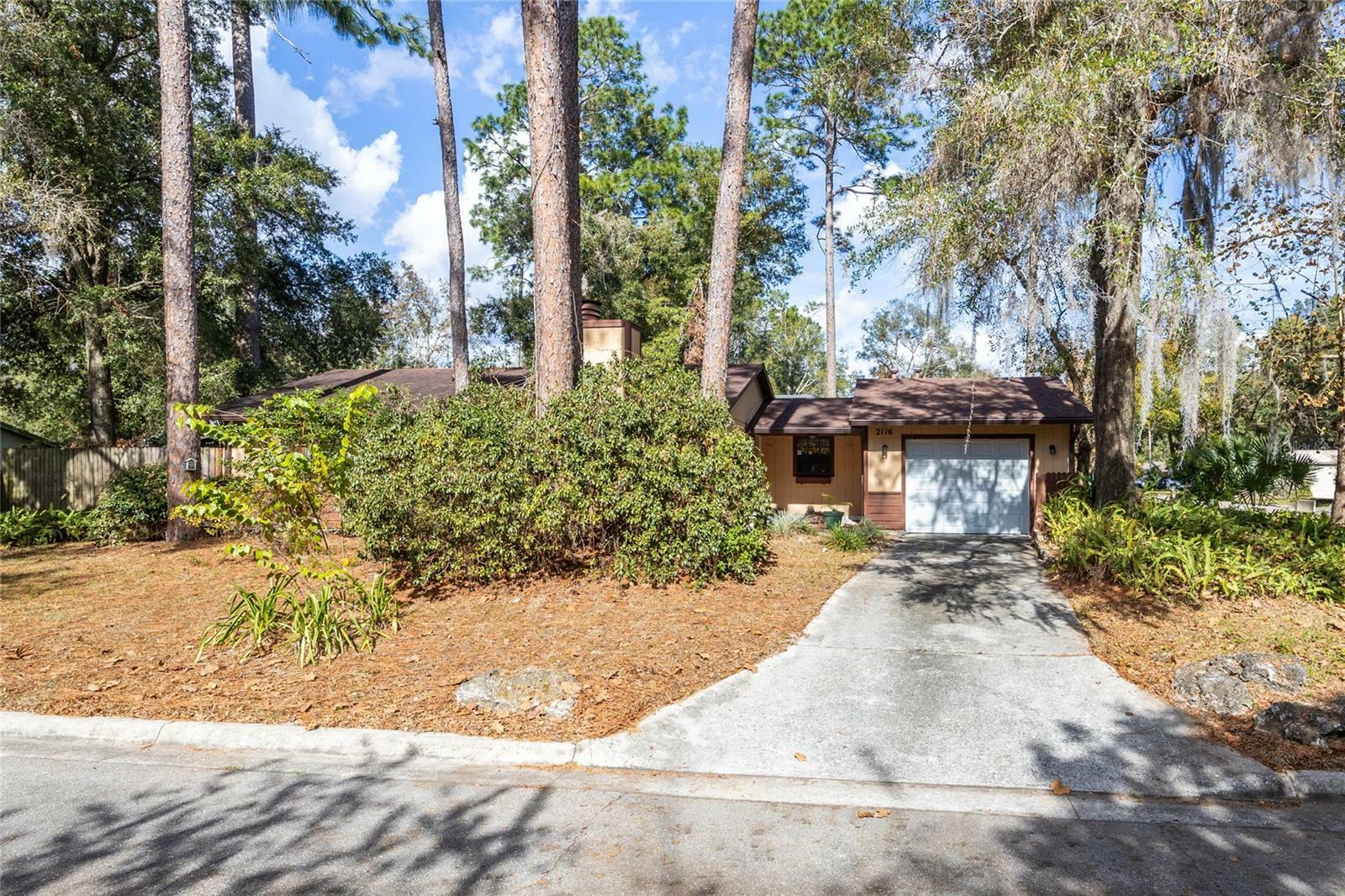 Property Photo:  2116 SW 73rd Street  FL 32607 