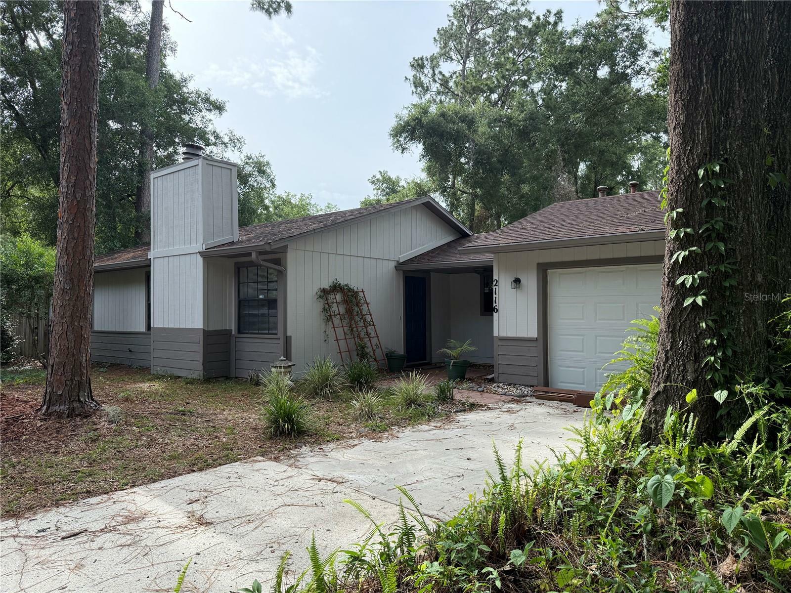 Property Photo: 2116 SW 73rd Street FL 32607
