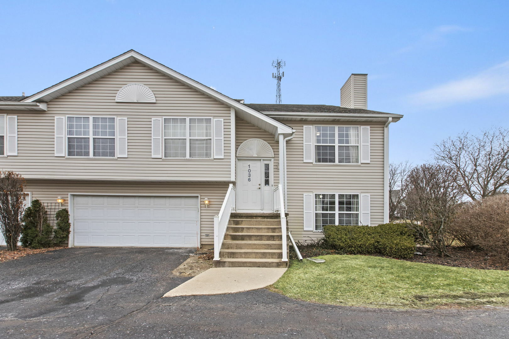 Property Photo:  1036 Castleshire Drive  IL 60098 