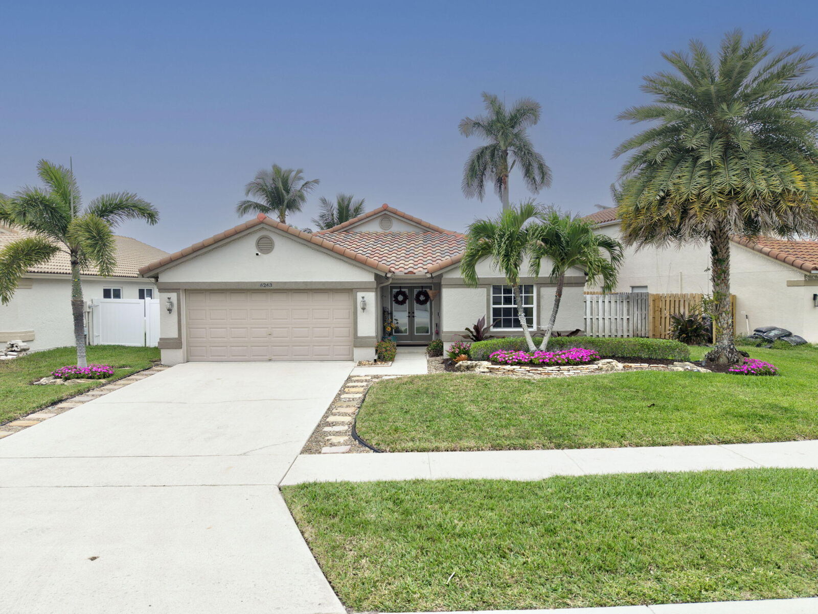 Property Photo: 6243 Windlass Circle FL 33472