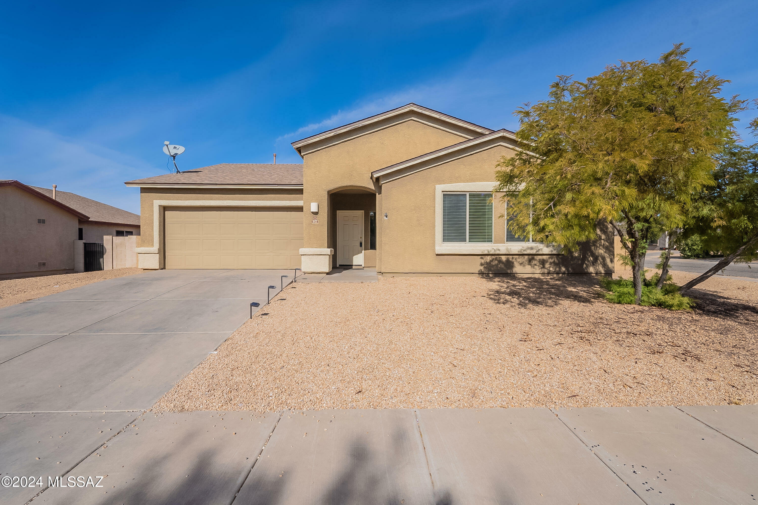 Property Photo:  6246 W Royal Fern Drive  AZ 85757 