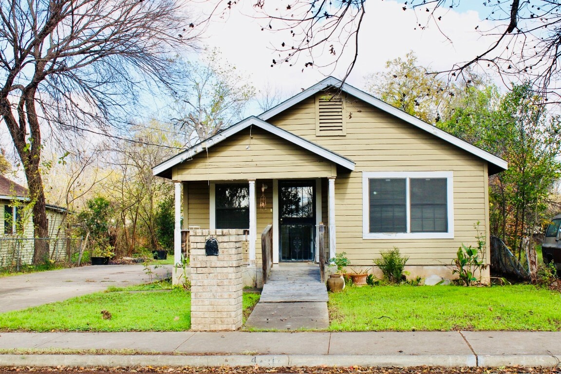 Property Photo: 4704 Gonzales Street TX 78702