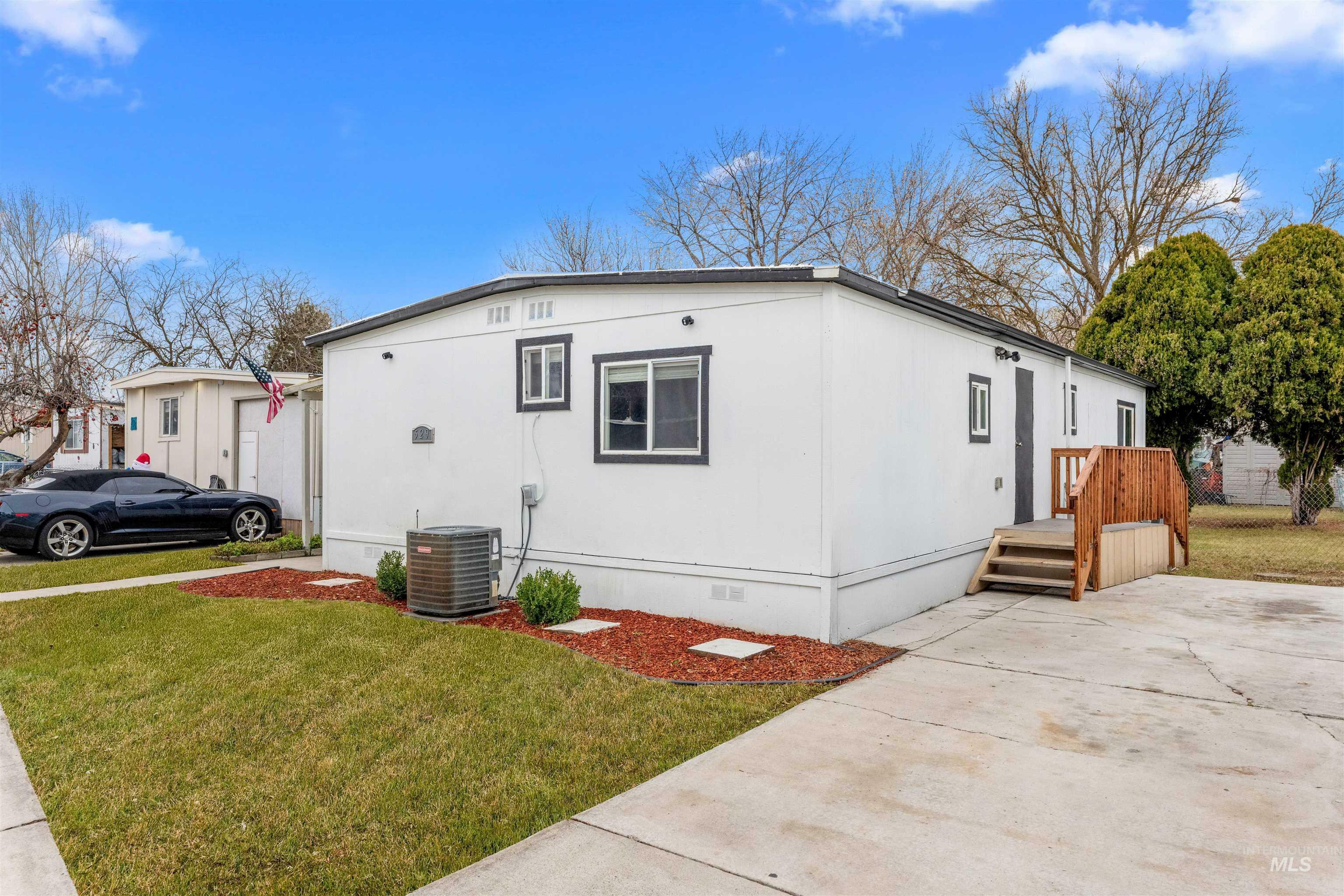 Property Photo:  529 N Meadowland Cir  ID 83713 