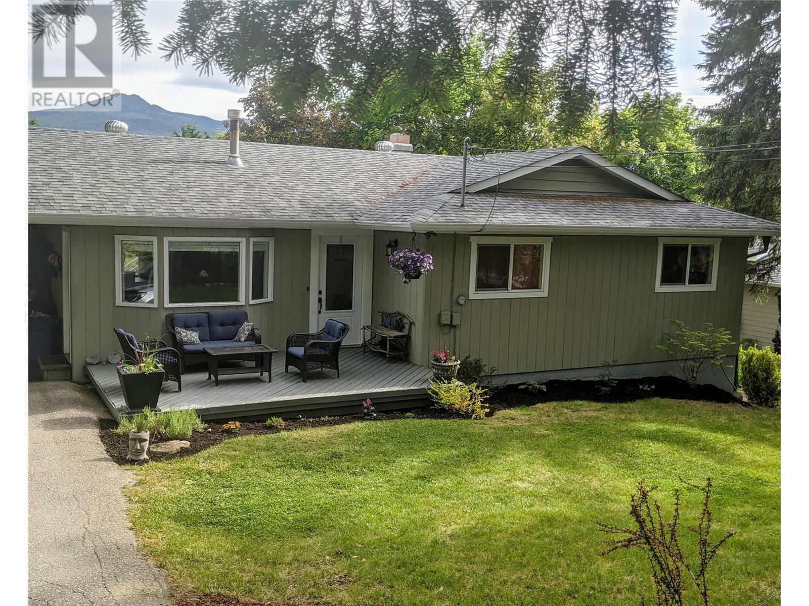 Property Photo:  2650 30 Avenue Northeast  BC V1E 2Z7 