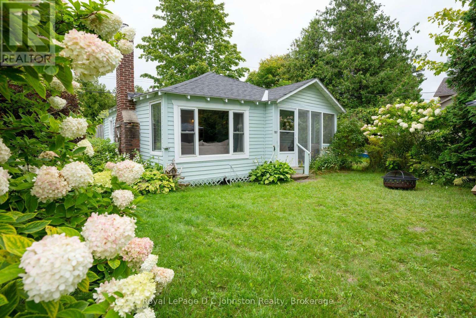 Property Photo:  107 5th Avenue South  ON N0H 2G0 