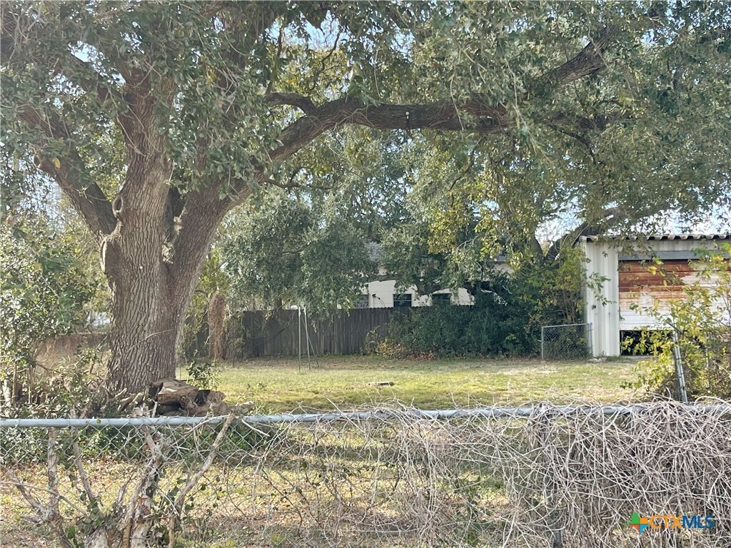 Property Photo: 711 4th Street TX 77465