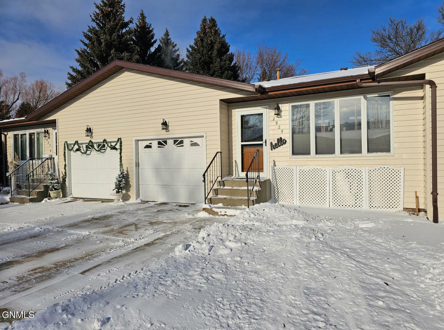 Property Photo:  2925 Manitoba Lane  ND 58503 