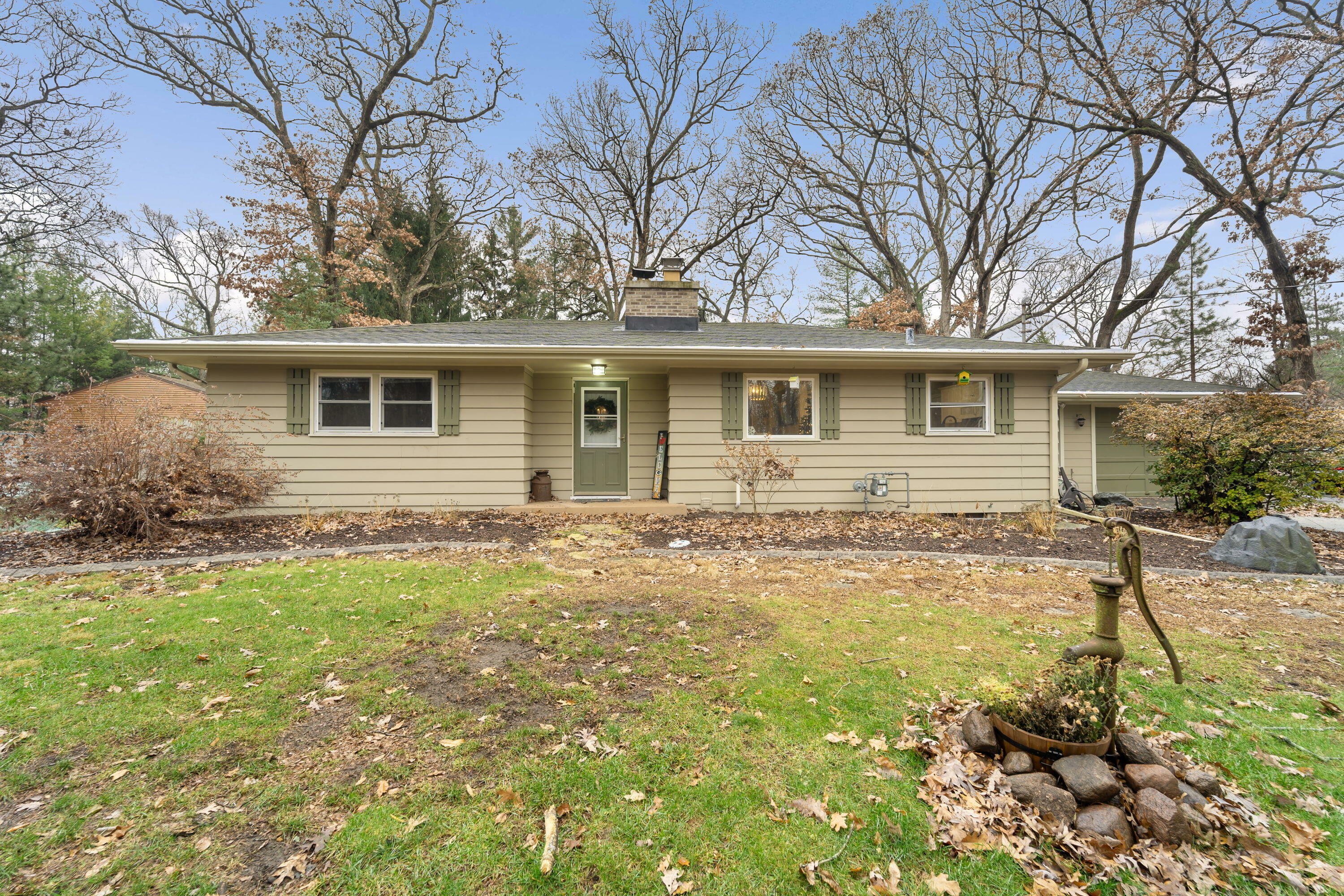 Property Photo:  29613 Timberlane Dr  WI 53185 