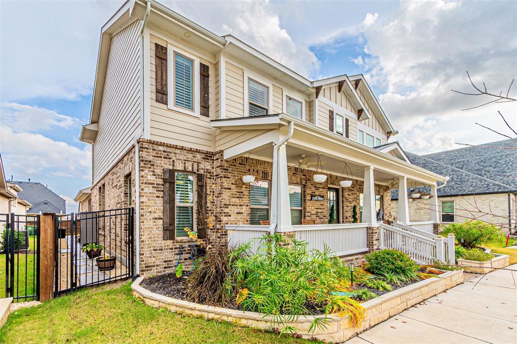 Property Photo: 1507 Viridian Park Lane TX 76005
