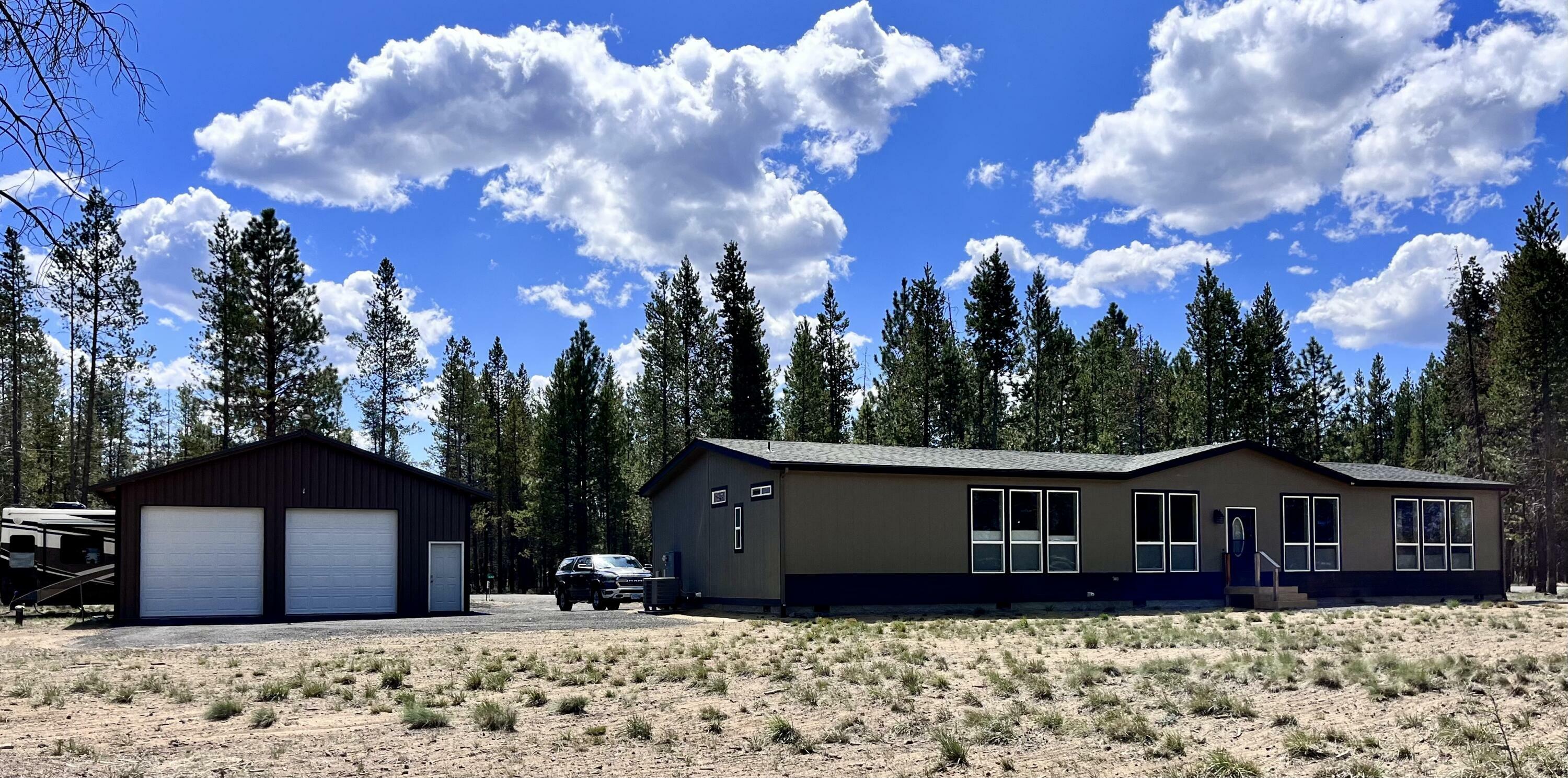 Property Photo: 16760 Pine Place OR 97739