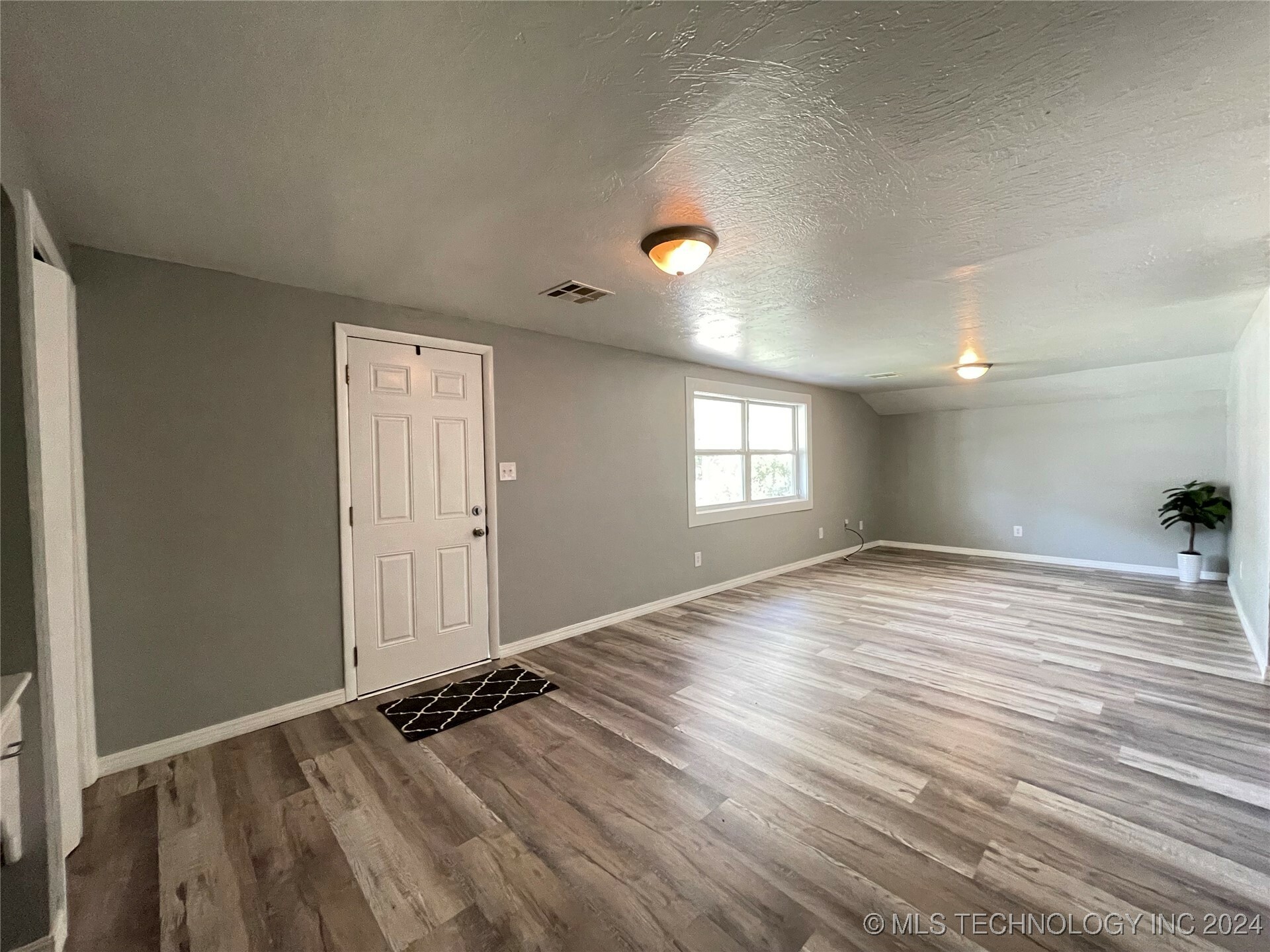 Property Photo:  217 E 8th Street  OK 74023 