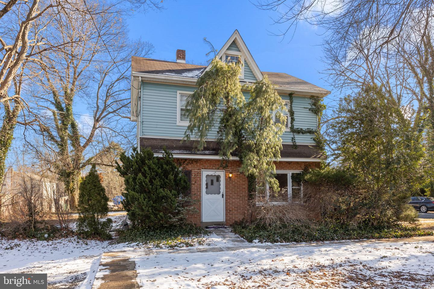 Property Photo: 441 Saw Mill Lane PA 19044