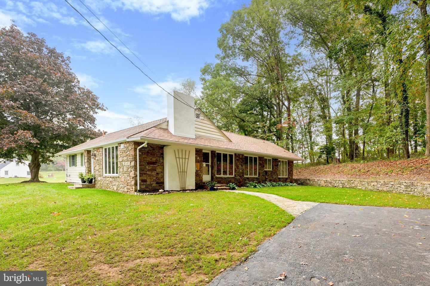 Property Photo:  1456 S Beaver Hill Road  PA 19425 