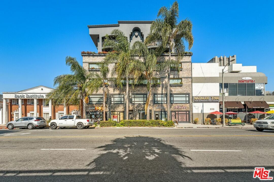 Property Photo:  930  S Robertson Blvd 603  CA 90035 