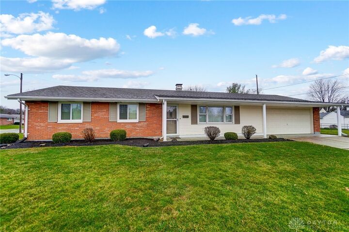 3017 Sherwood Park Drive  Springfield OH 45505 photo