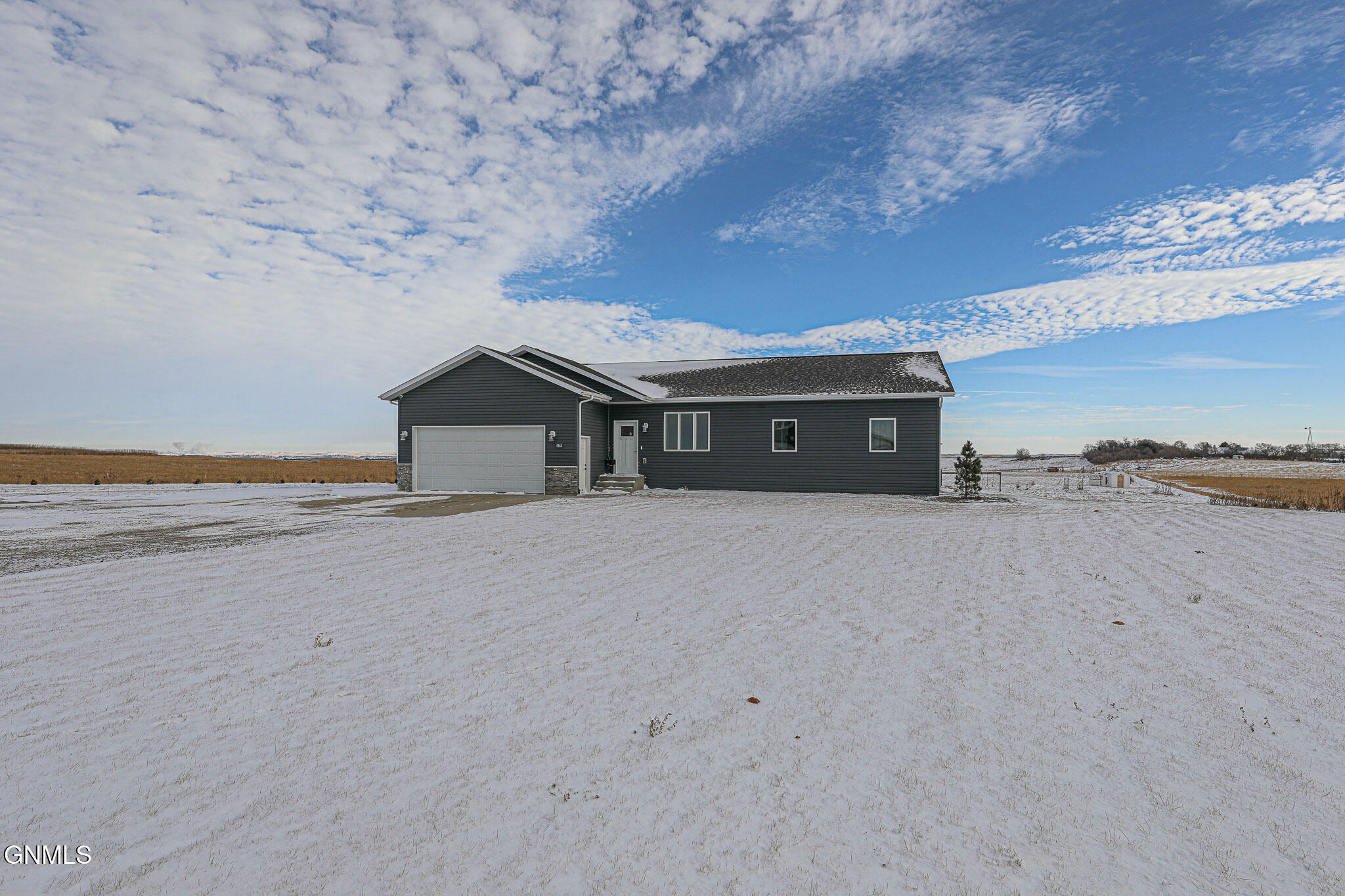 Property Photo:  4464 Wrangler Road  ND 58554 