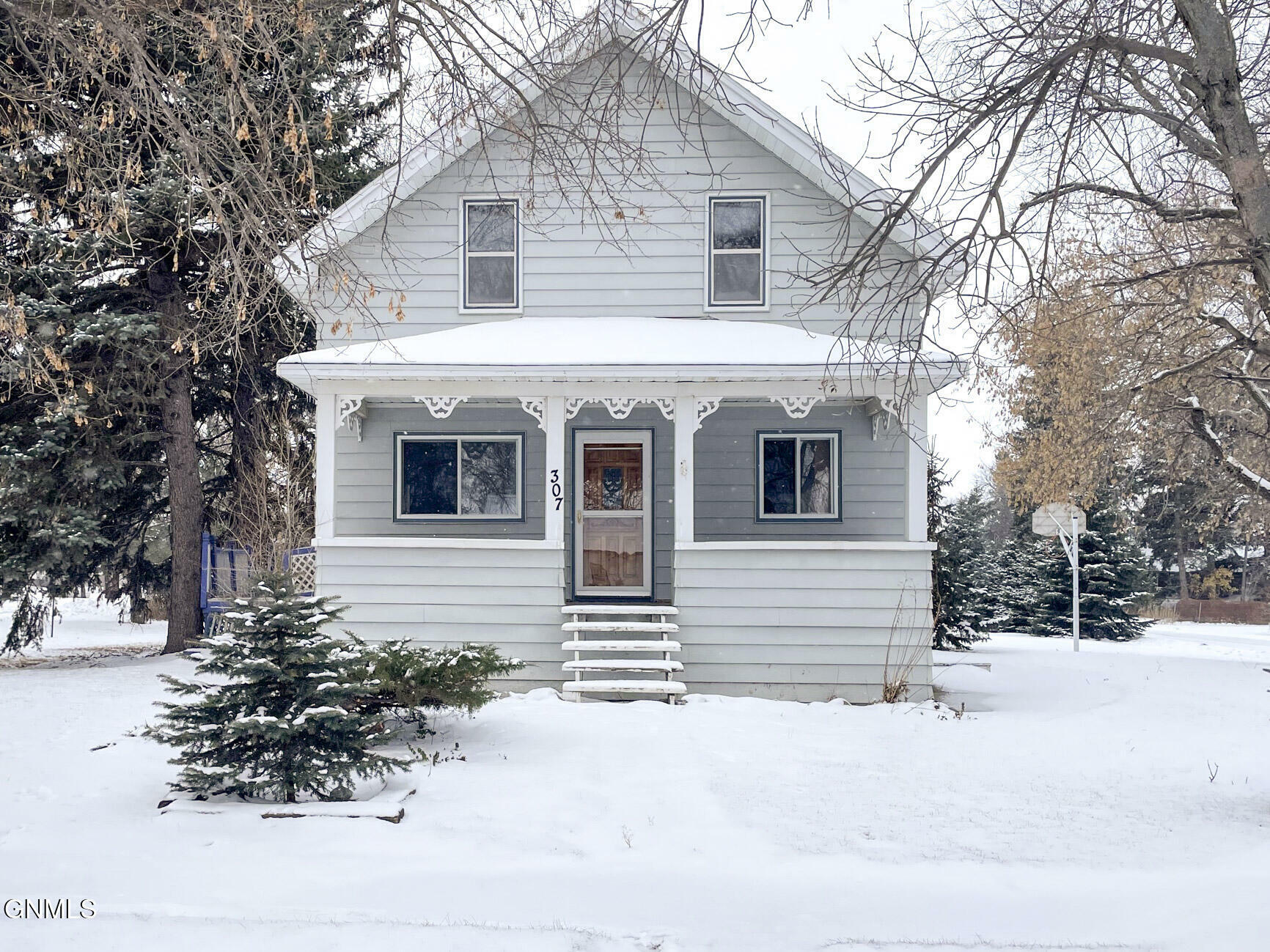 Property Photo:  307 3rd Street N  ND 58573 