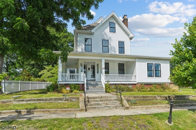 Property Photo:  29 Arlington Rd 2  NJ 07016 