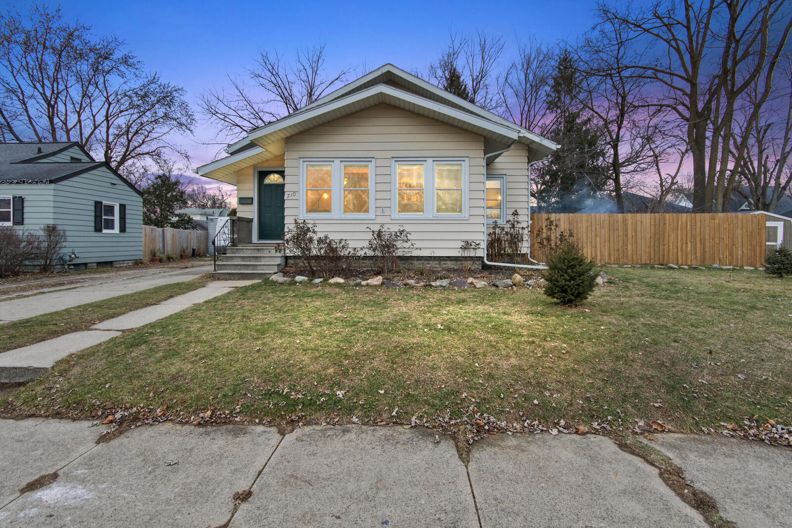 Property Photo: 710 Elmwood Avenue MI 49203