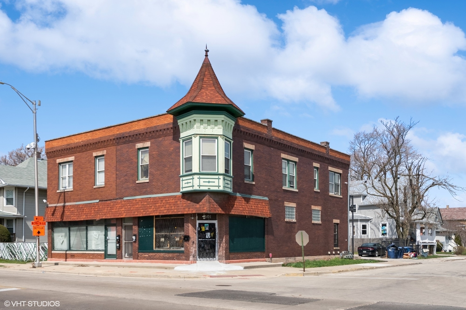 Property Photo:  1501 Saint Charles Road  IL 60153 