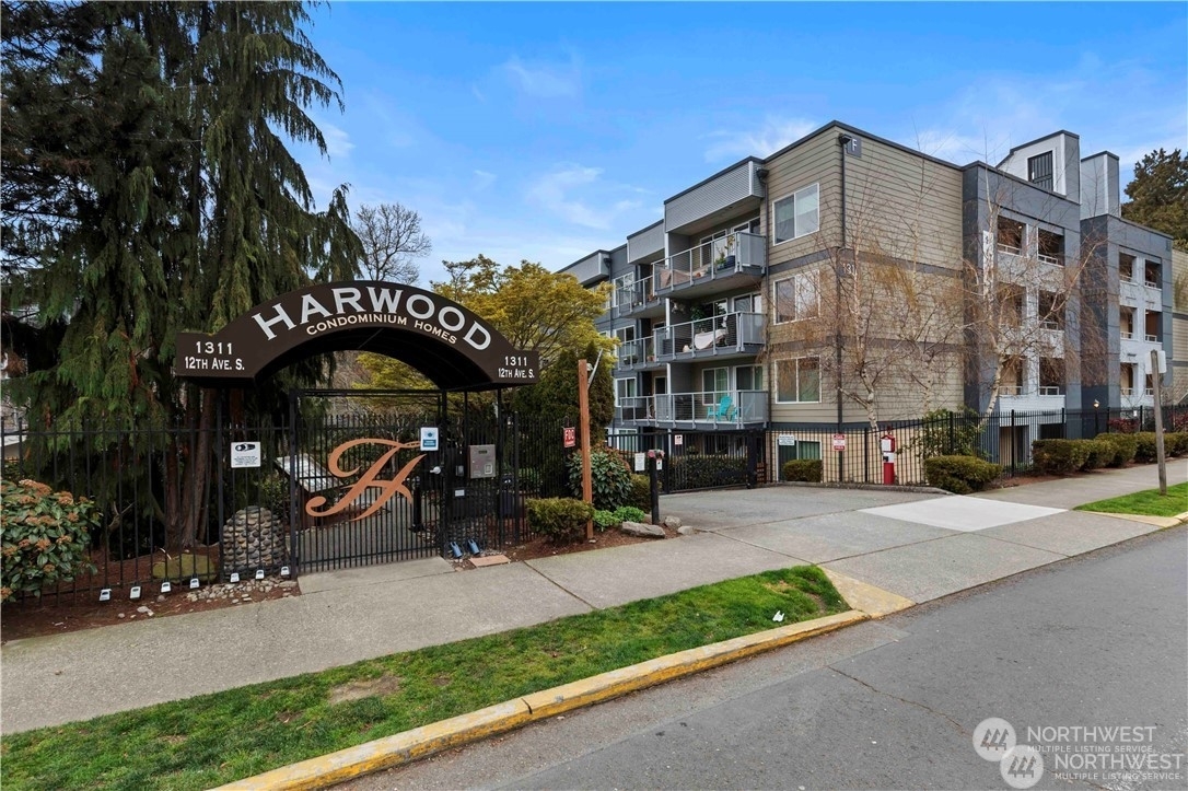 Property Photo:  1311  12th Avenue S A303  WA 98144 