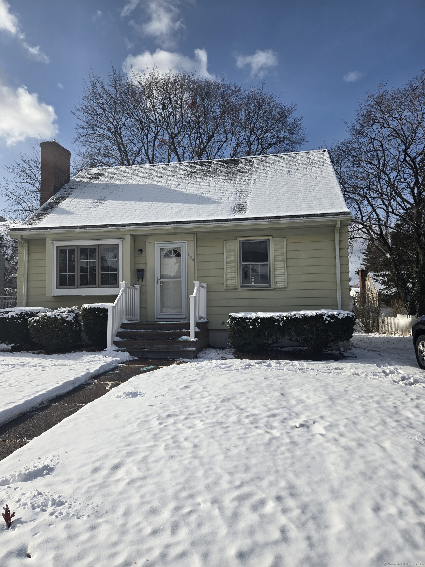 Property Photo:  124 Branford Street  CT 06040 