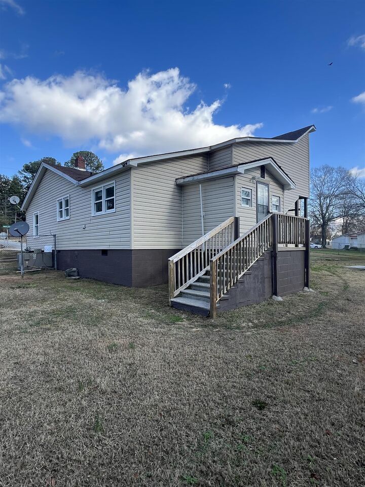 Property Photo: 508 Holly Street SC 29340