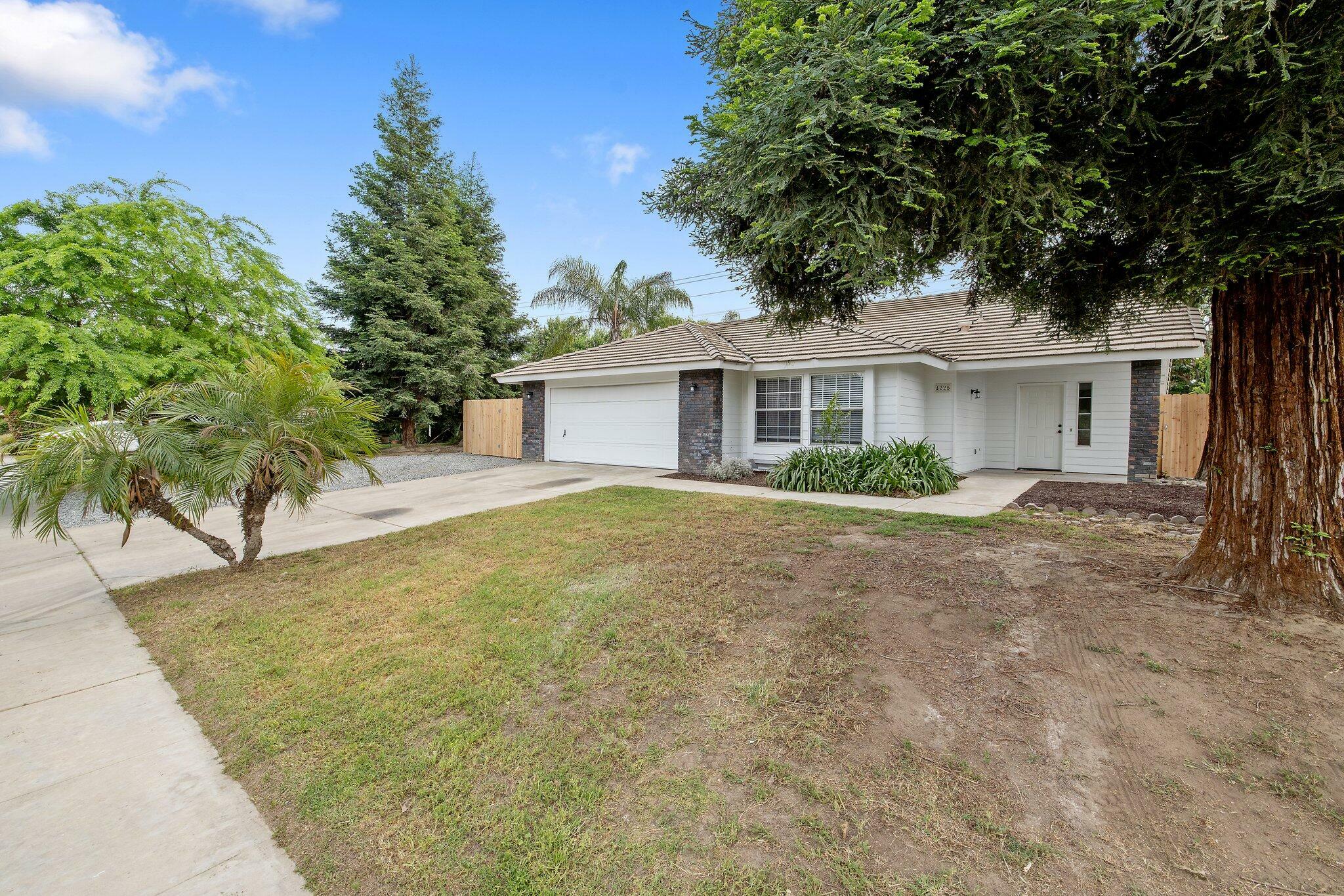 Property Photo: 4225 W Mission Court CA 93277