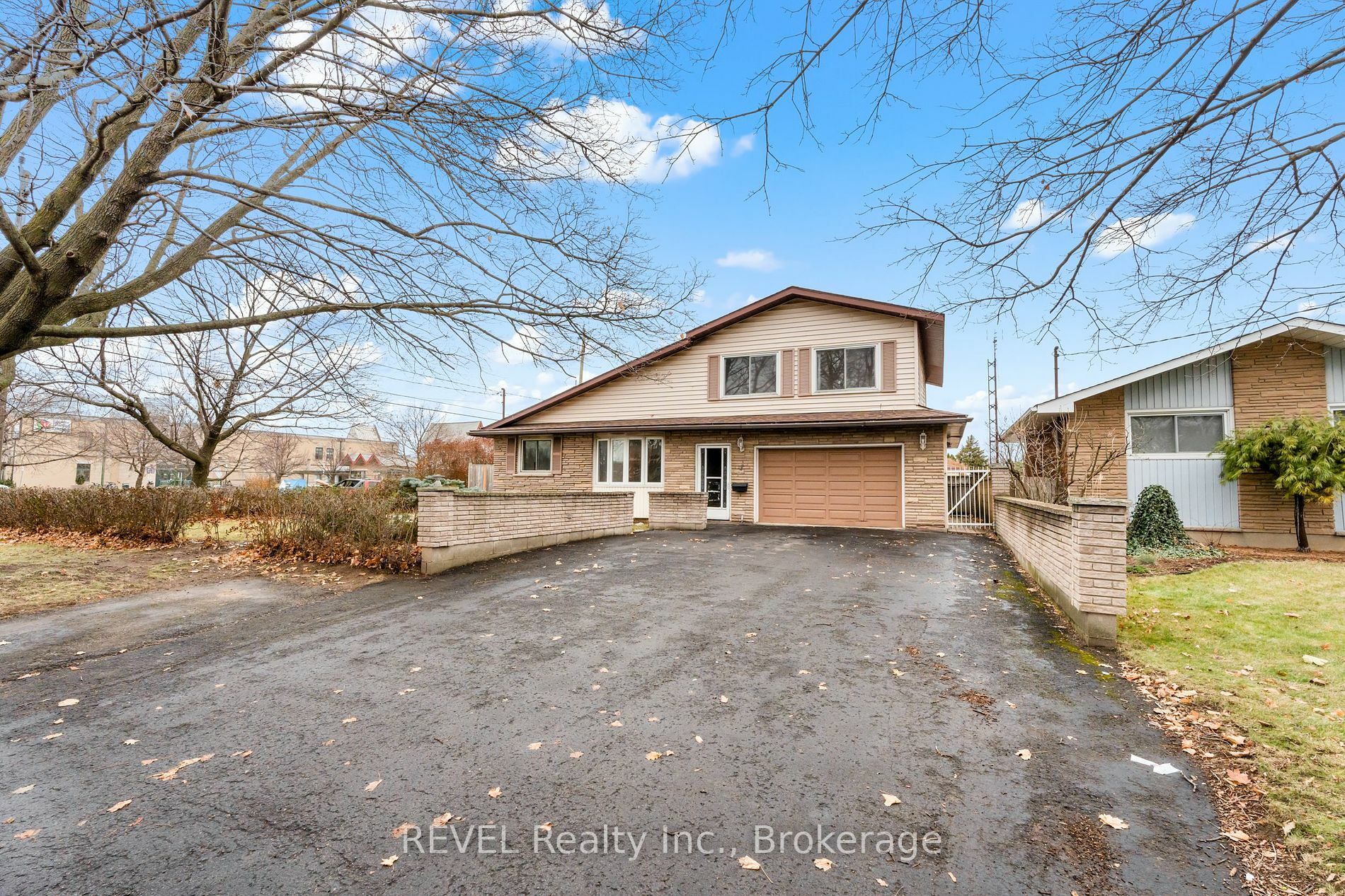 1 Prince Edward Dr  St. Catharines ON L2N 3G9 photo