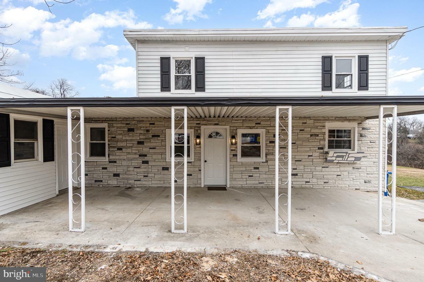 Property Photo:  750 S 6th Street  PA 17113 