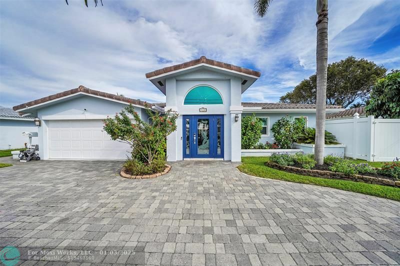 Property Photo:  340 SE 5th Ave  FL 33060 