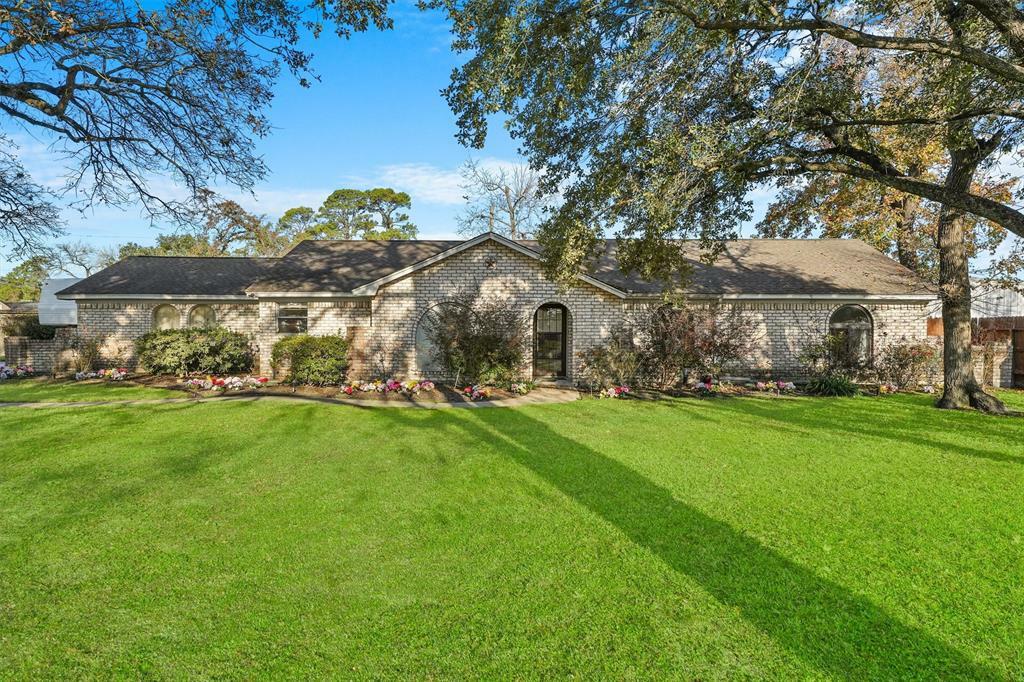 Property Photo:  1313 Lynwood Road  TX 77373 