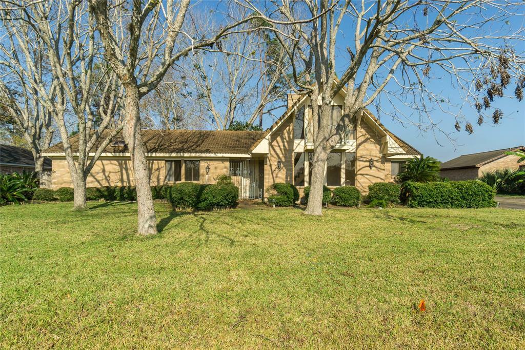 Property Photo:  2303 Airline Drive  TX 77546 