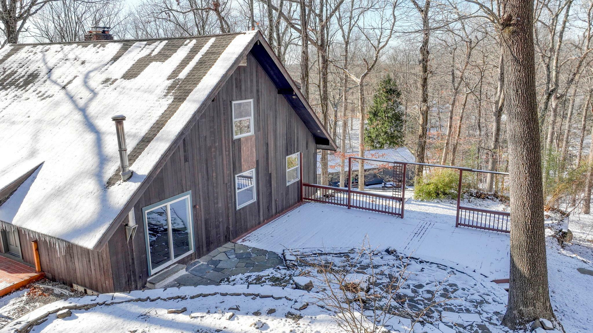 Property Photo:  8 E Cedar Road  NY 10536 