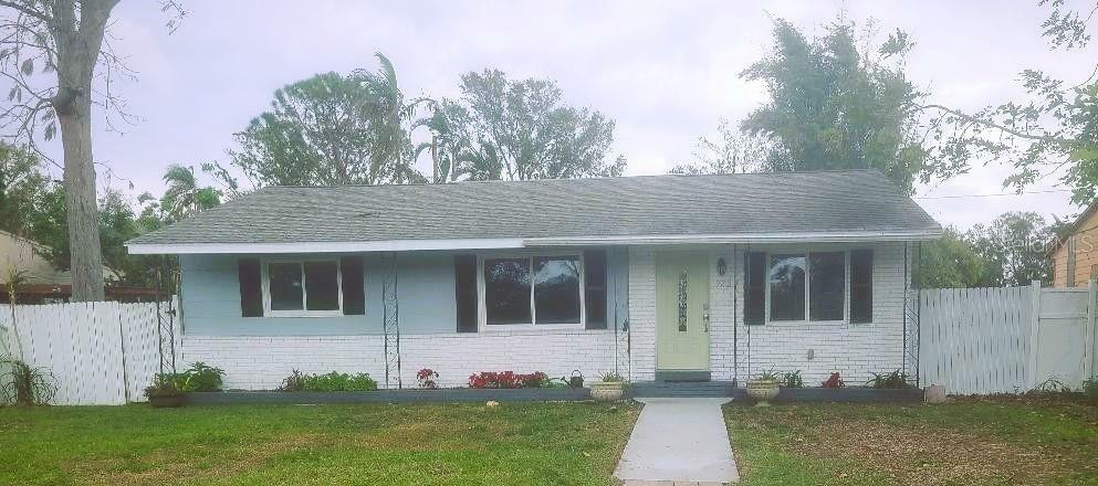 Property Photo:  920 Hull Street S  FL 33707 