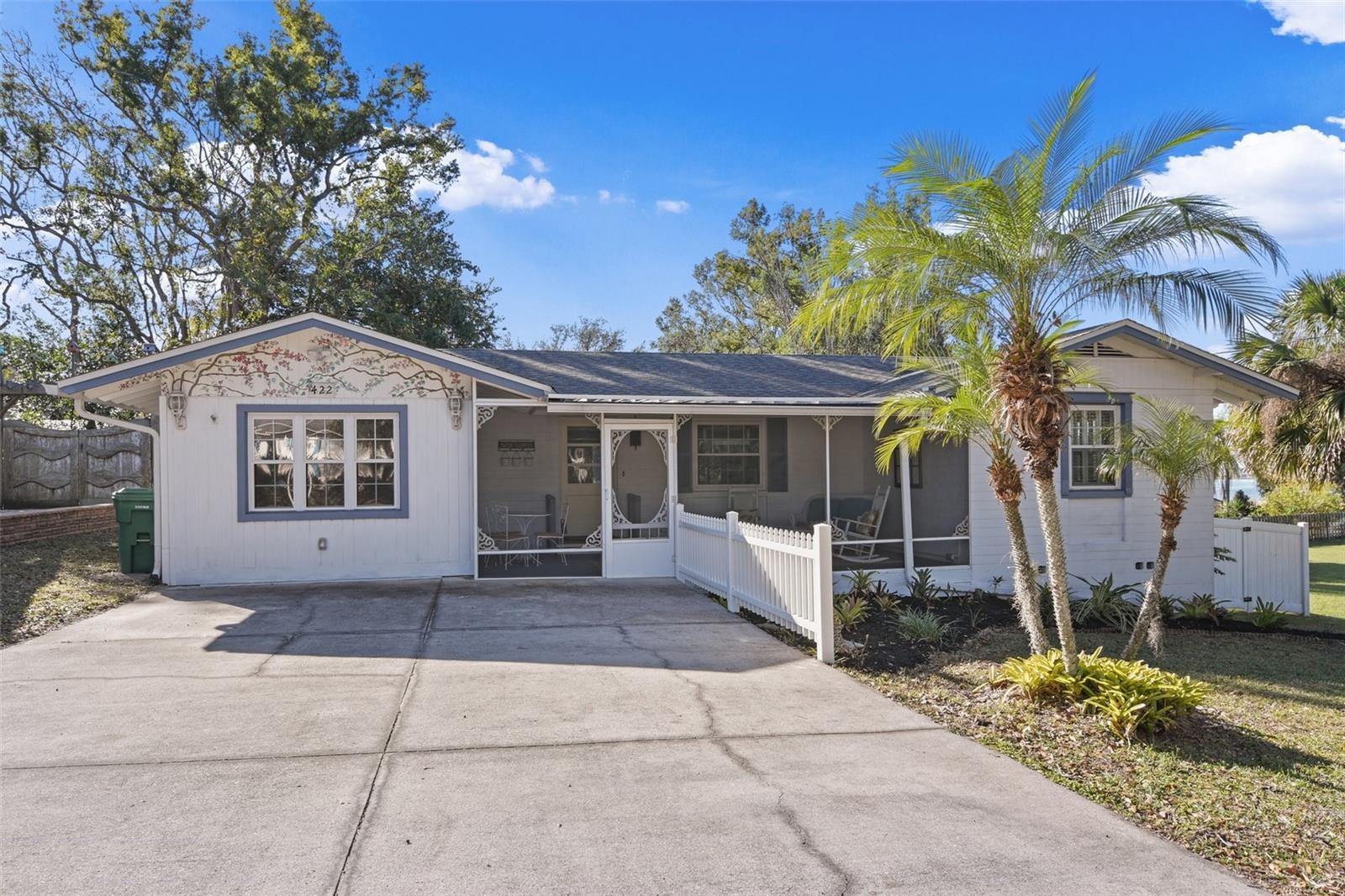 Property Photo:  422 W 11th Avenue  FL 32757 