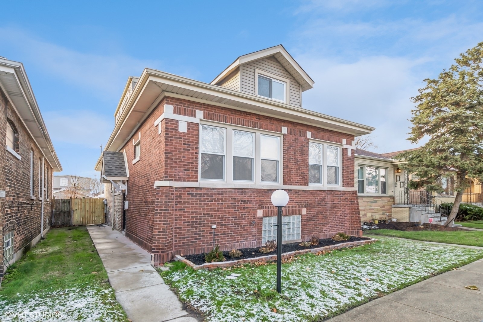 Property Photo:  8446 S Oglesby Avenue  IL 60617 