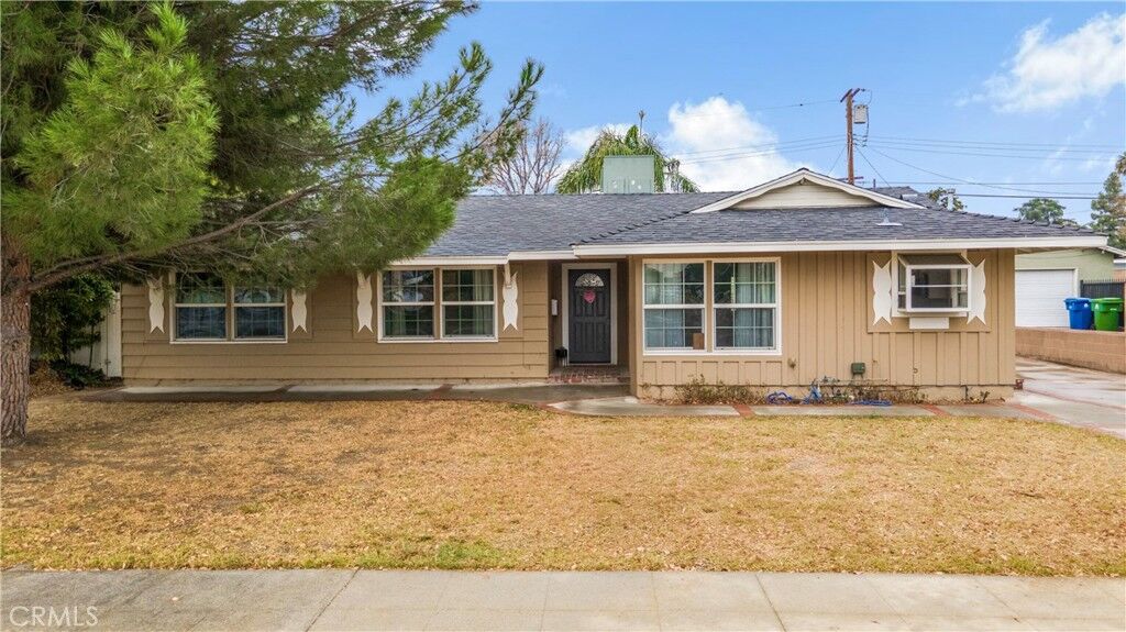 Property Photo:  9651 Comanche Avenue  CA 91311 