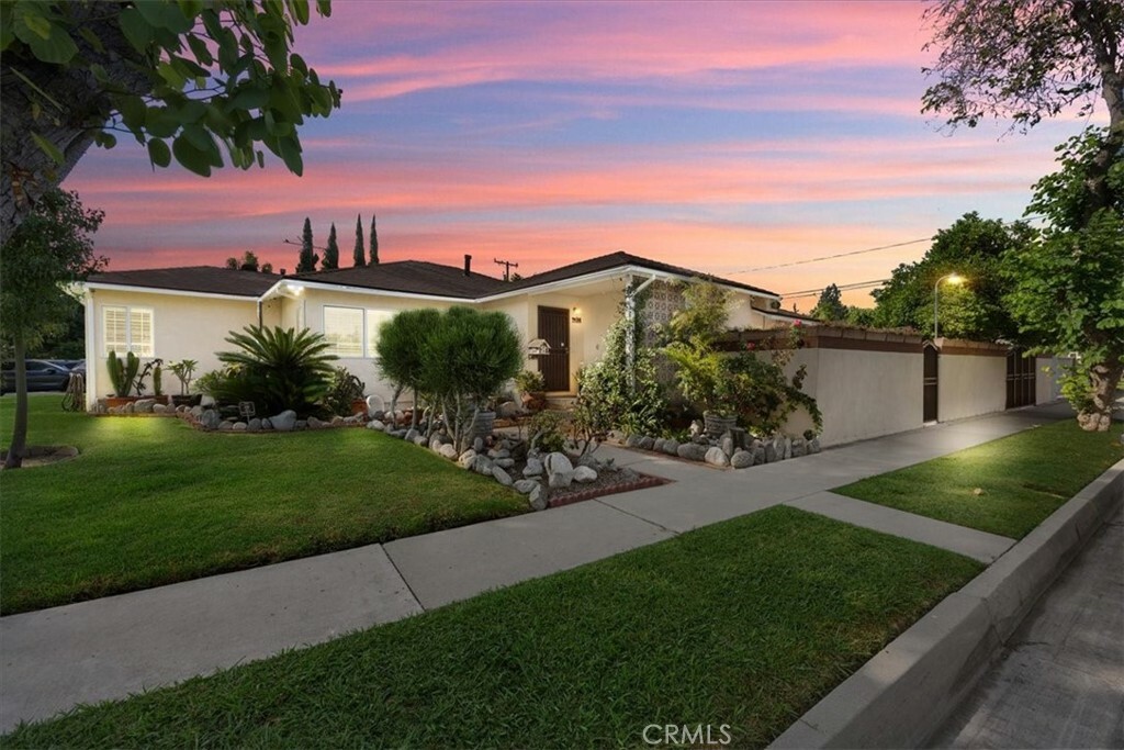 Property Photo:  9504 Houghton Avenue  CA 90670 