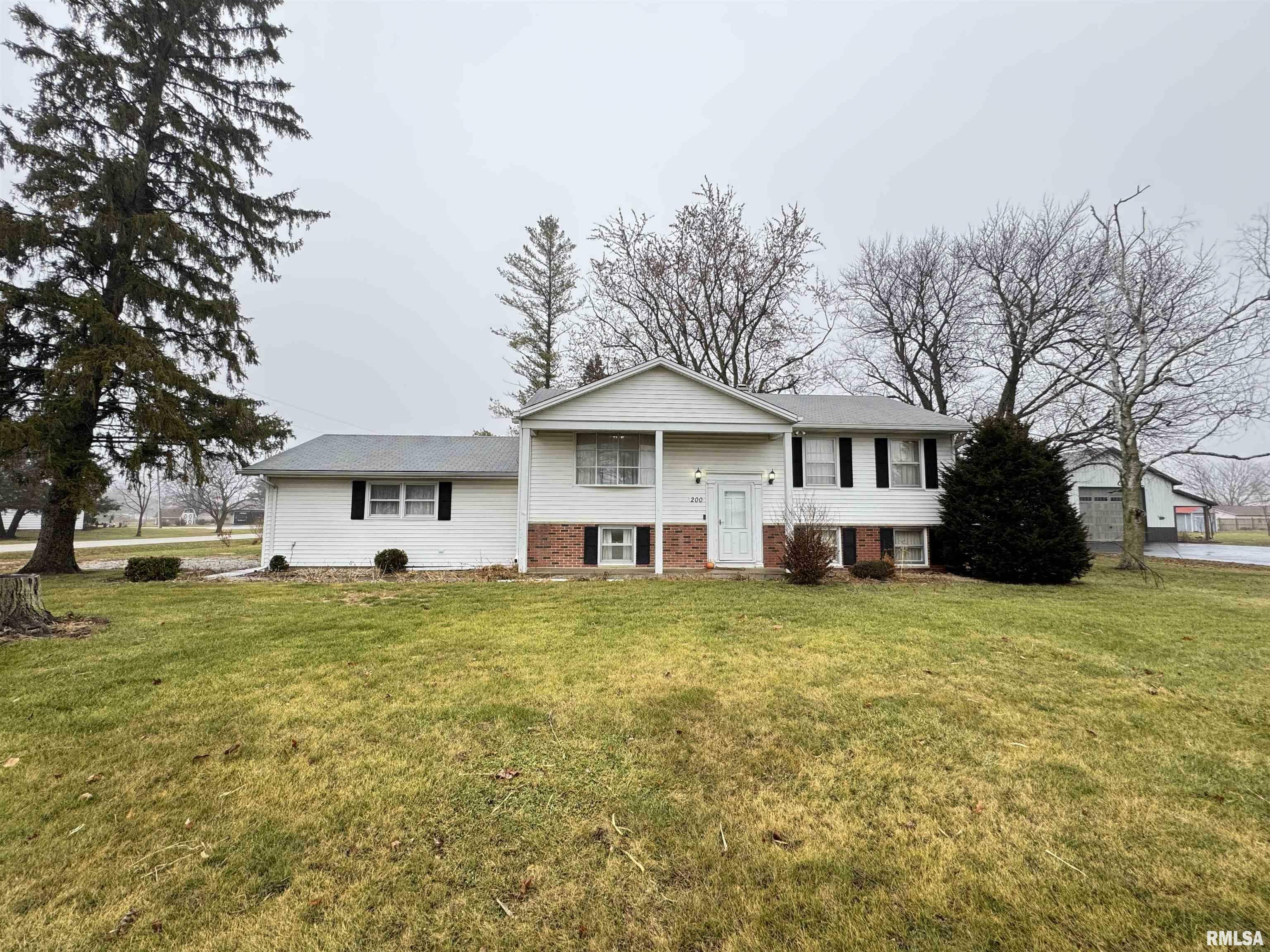 Property Photo:  200 E Franklin Street  IL 61439 