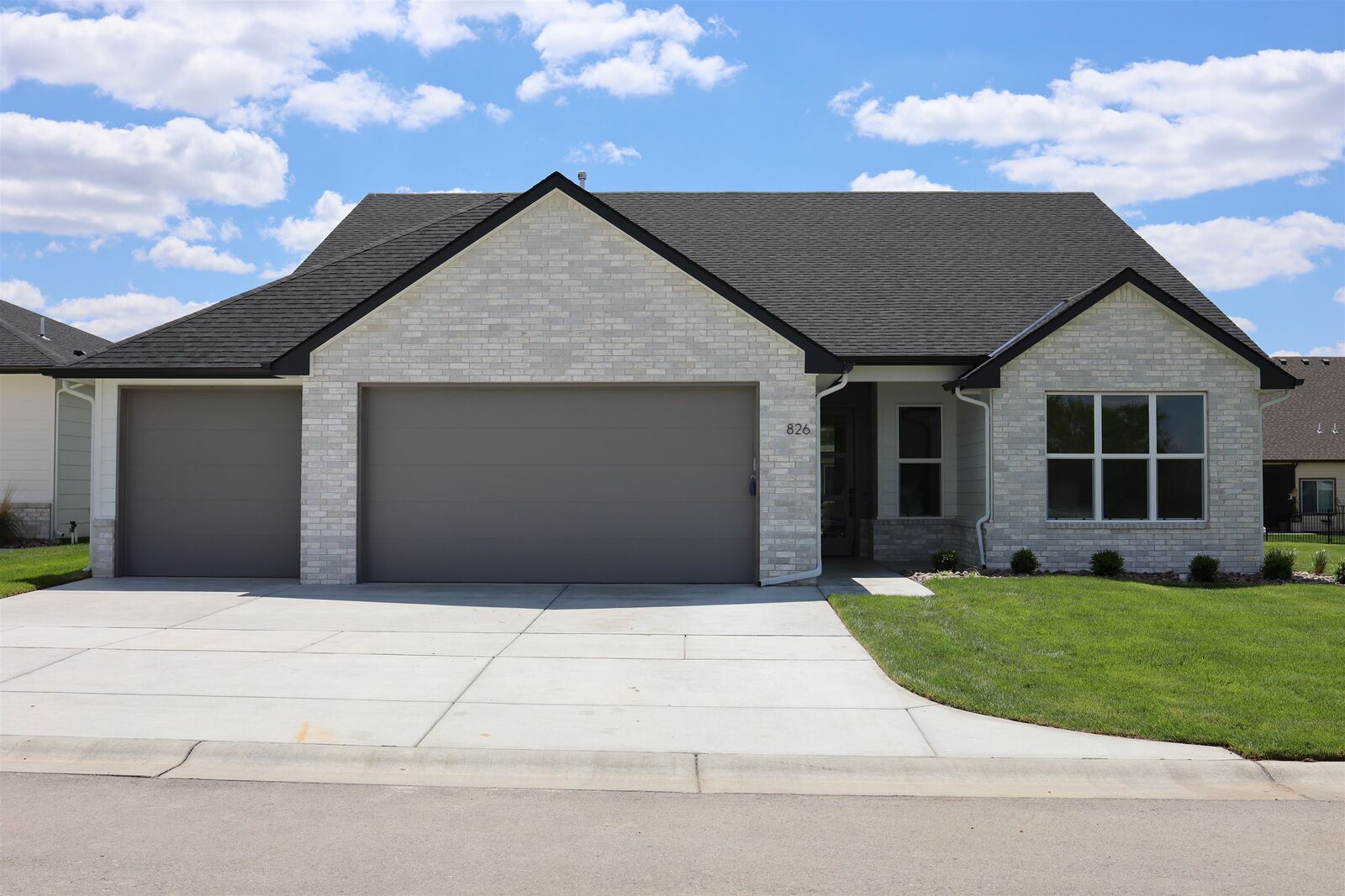 Property Photo:  826 N Speyside Cir  KS 67002 