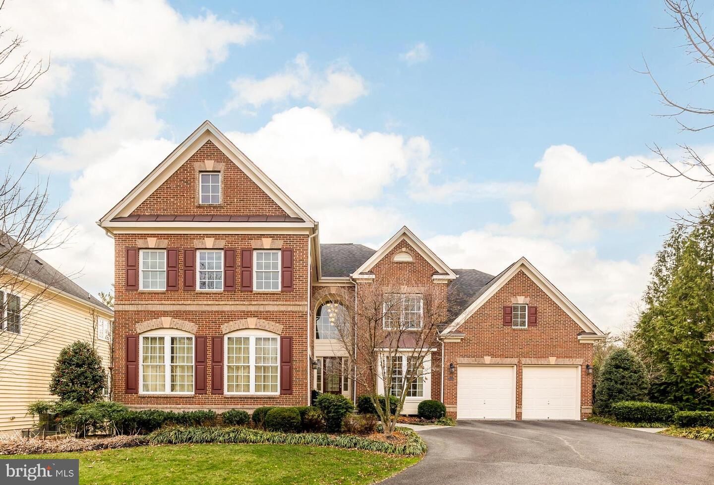 Property Photo: 4555 Magnolia Manor Way VA 22312
