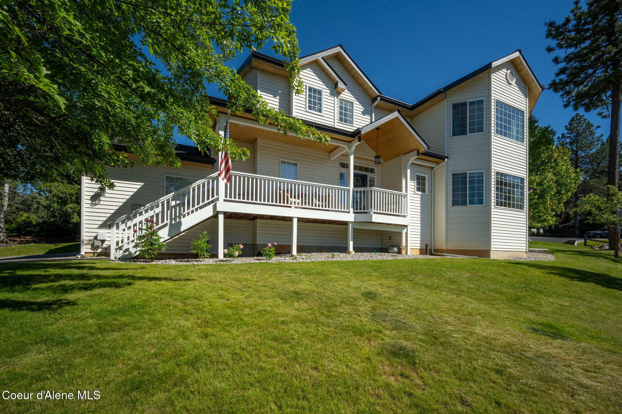 Property Photo: 2304 E Grandview Dr ID 83815