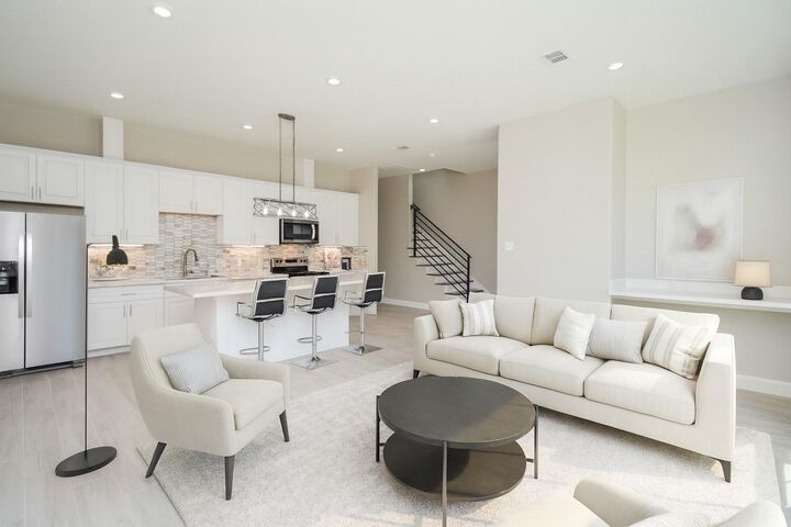 Property Photo:  147 S 66 Street  TX 77011 