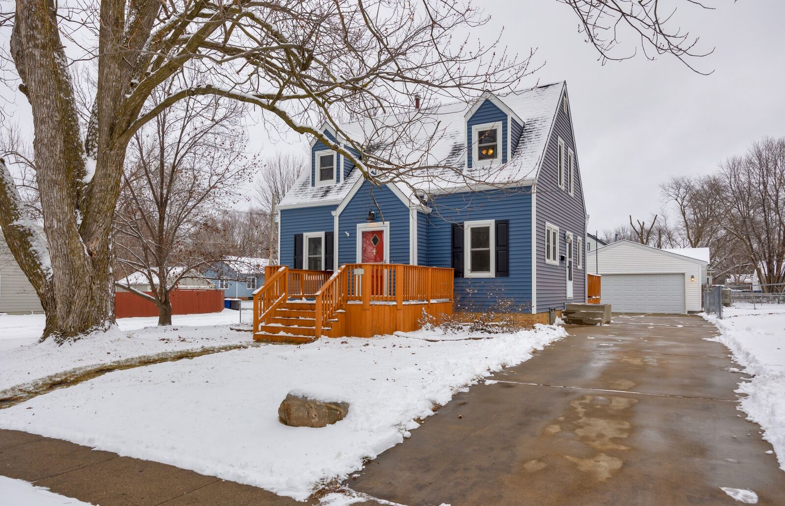 Property Photo: 3313 52nd Street IA 50310