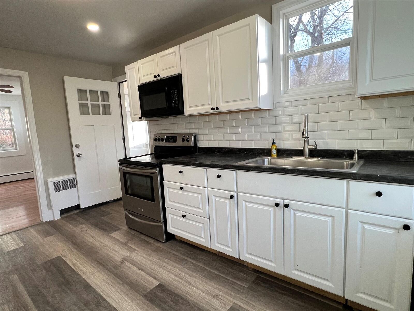 Property Photo:  15 Tribbe Hill Upper Floor  NY 10541 